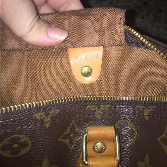 Authentic Louis Vuitton Speedy 30 - Picture 6 of 8